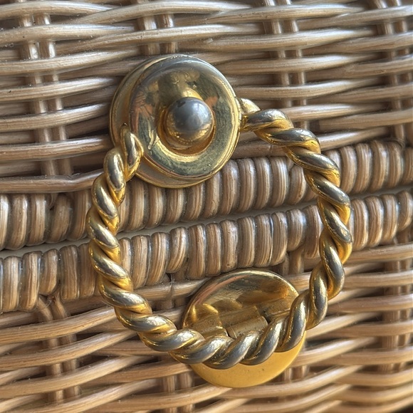 Vintage! 1950’s-60’s Vinyl Coated Wicker Bag - Picture 7 of 14